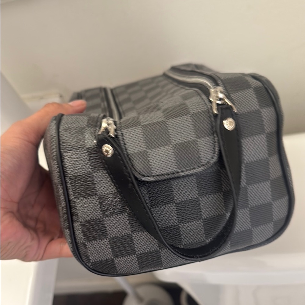 Louis Vuitton Damier Graphite Toiletry Bag Black and Gray - Picture 3 of 6